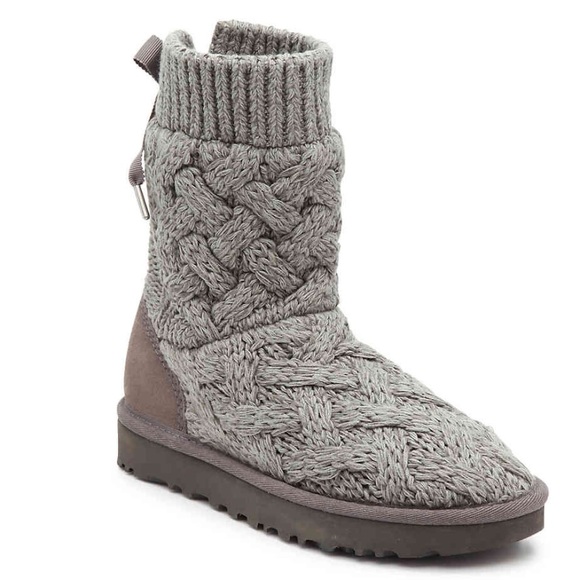 UGG Shoes - ❤️ Ugg Isla Bootie